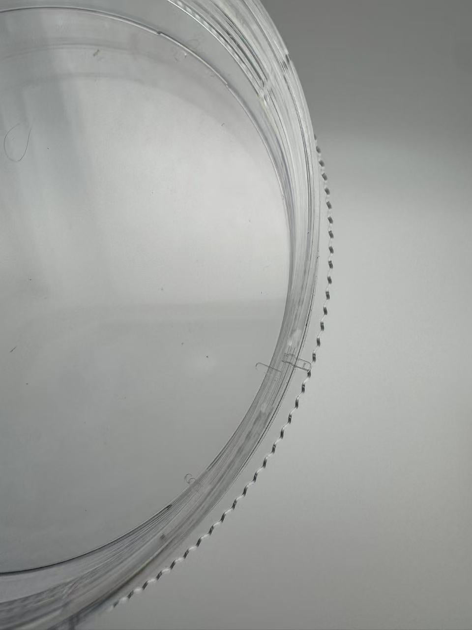 706001: Cell culture dish, easy-grip, TC, sterile